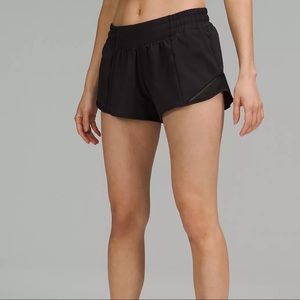 BLACK SIZE 4 LULULEMON ATHLETIC SHORTS 2.5